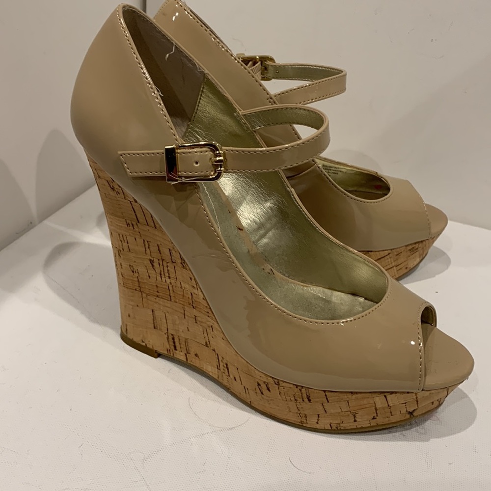 GUESS Nude Tan Platform Wedge Heel Patent Peep Toe Cork Sandal Ankle Strap